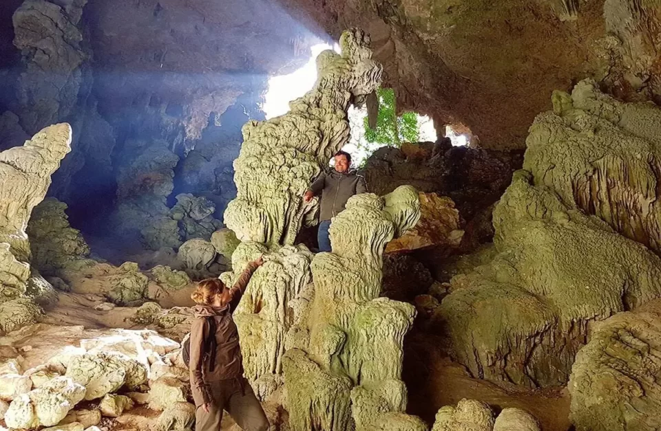 Senderismo Chiapas Explorando cuevas